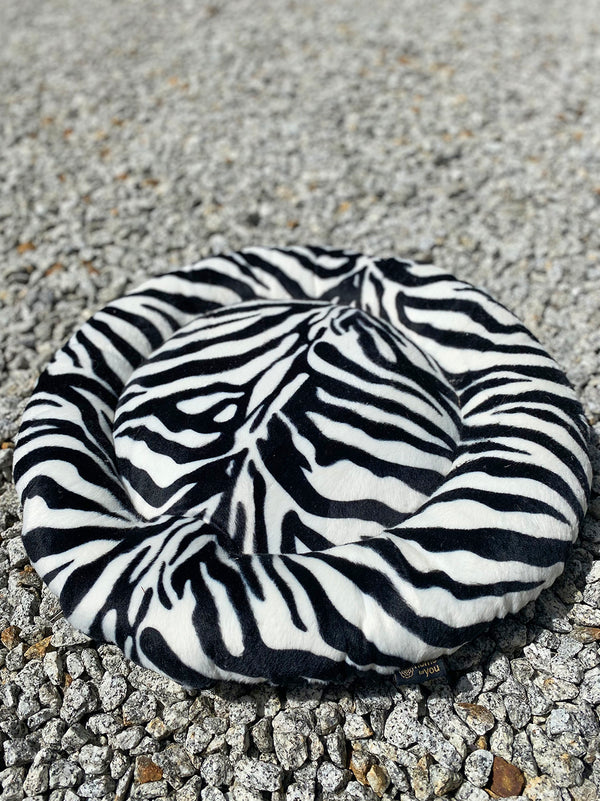 Cama para cão com padrão zebra