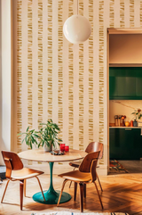 Papel de Parede Pegadas Lineares, Tres Tintas