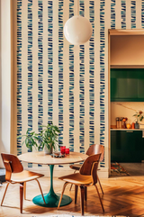 Papel de Parede Pegadas Lineares, Tres Tintas