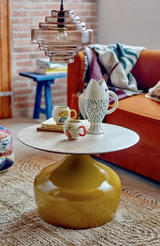 Mesa de Centro Lecco da Bloomingville em tons de amarelo mostarda