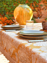 Toalha de mesa com padrão em tons de amarelo