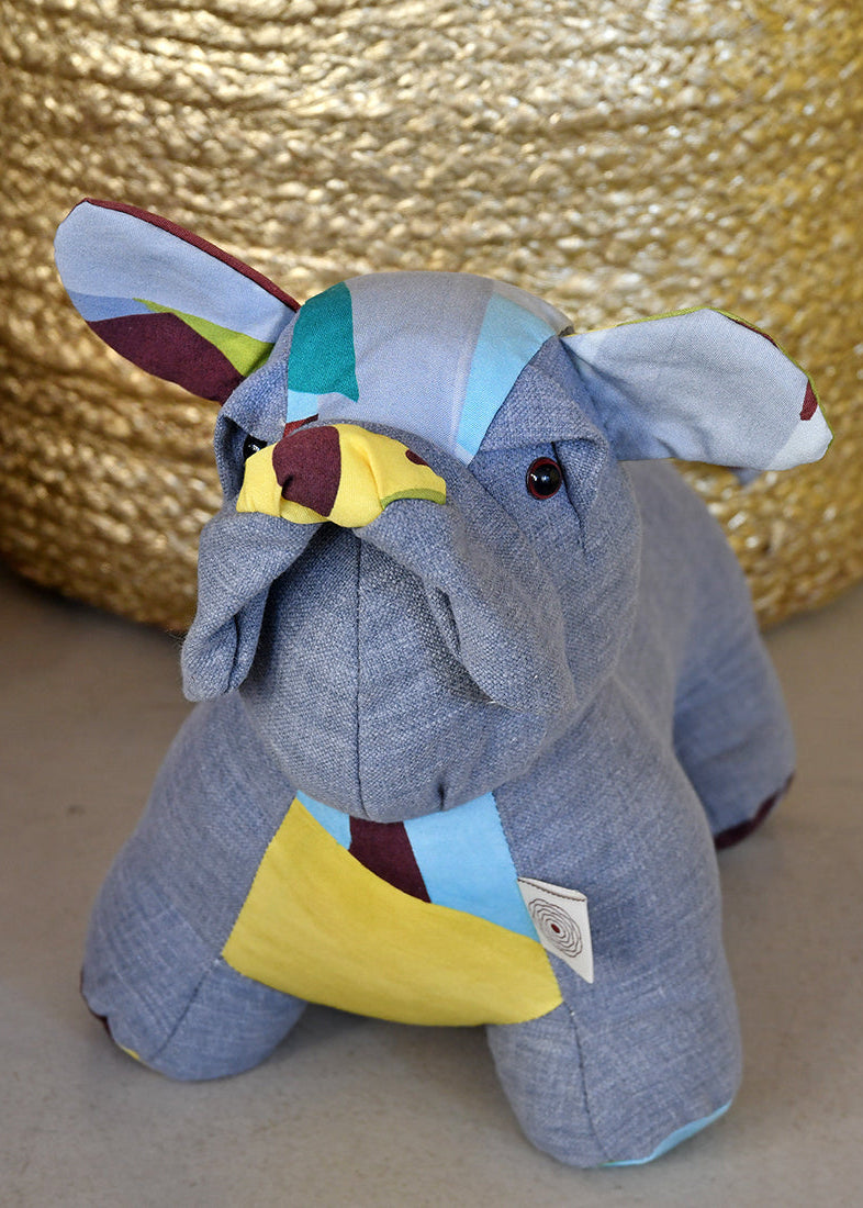 Cães patchwork para segurar portas