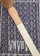 Pincel grande com pedras creme
