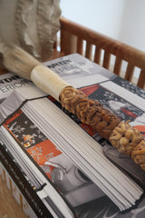 Pincel Decorativo com detalhes Esculpido Castanho