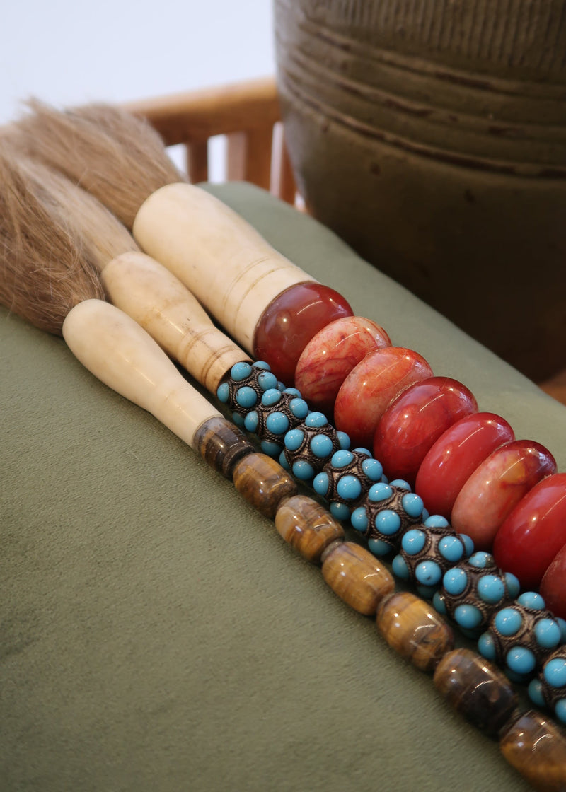 Pincel Decorativo marmoreado em tons de castanho