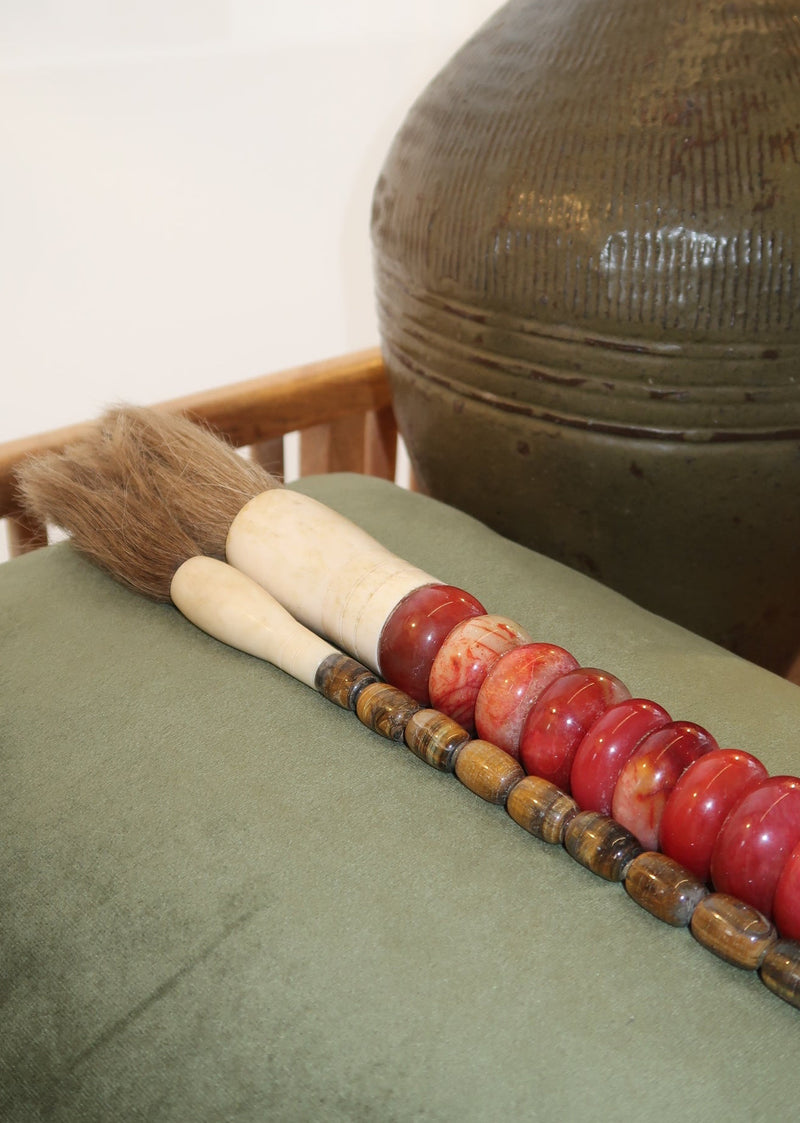 Pincel Decorativo marmoreado em tons Coral e vermelho queimado