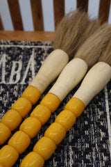 Pincel Decorativo em tom mostarda