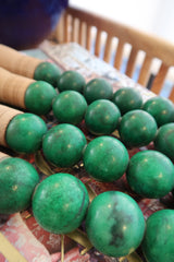 Pincel Decorativo com peças redondas Verde Esmeralda