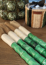 Pincel Decorativo marmoreado em tons verde e acabamento marfim