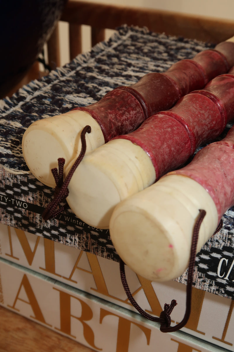 Pincel Decorativo em tons de vermelho coral