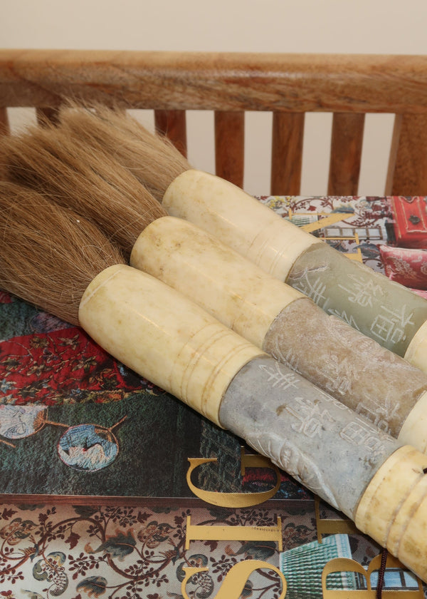 Pincel Decorativo pequeno com Gravações Orientais