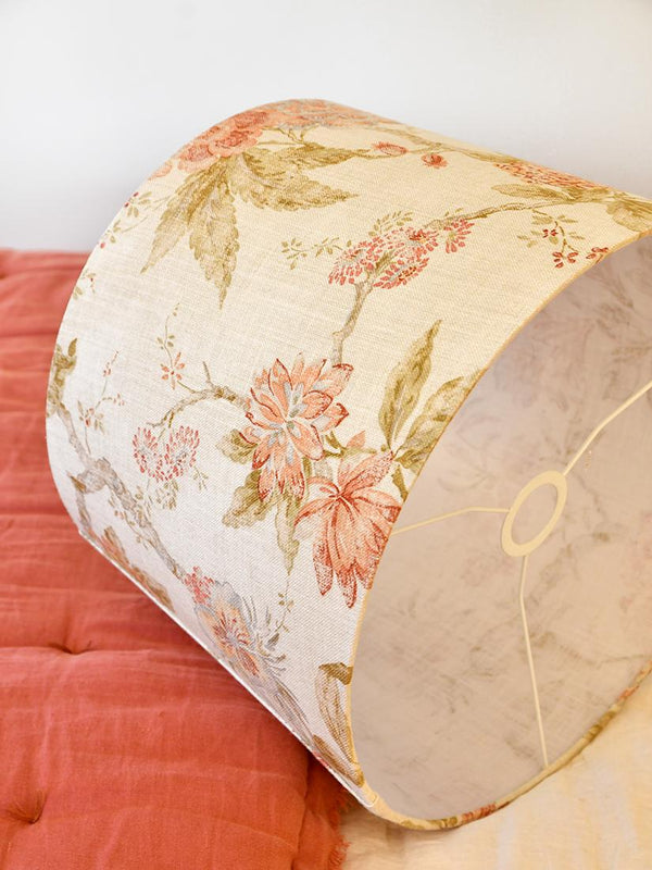 Abajur em linho com tecido da marca Linwood