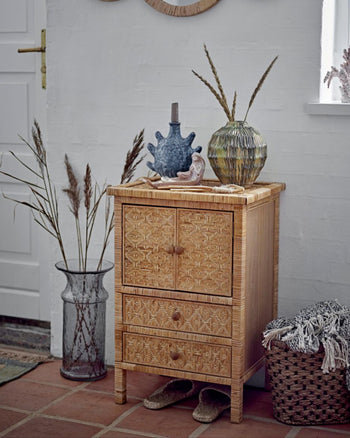 Aparador de madeira e rattan