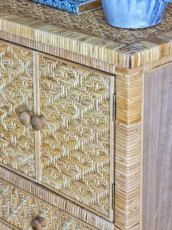 Aparador de madeira e rattan