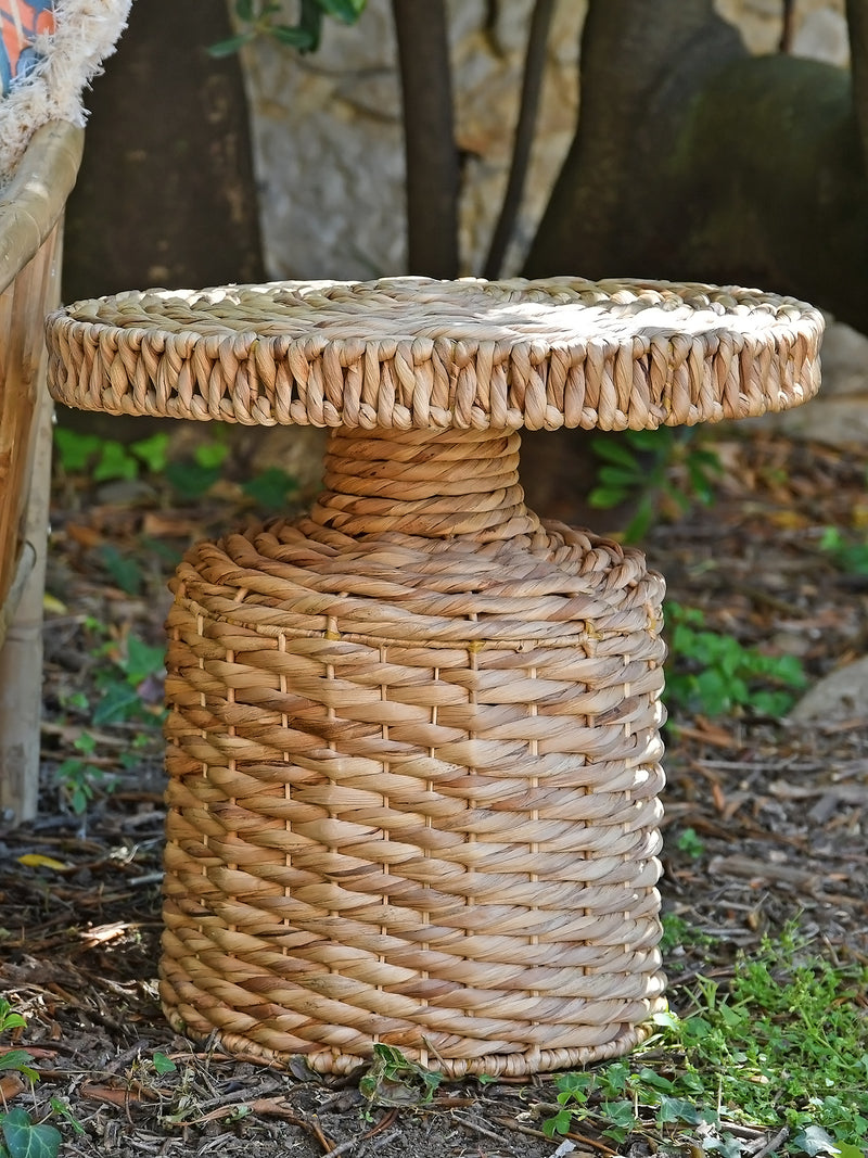 Mesa de apoio em rattan