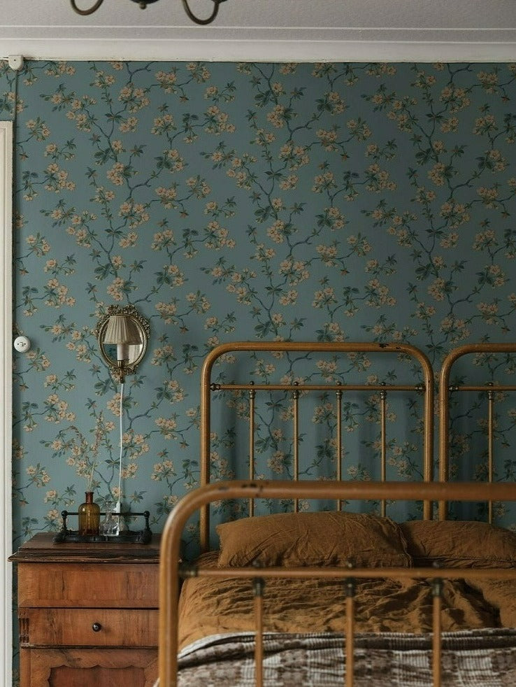 Papel de parede com flores em tons de azul borastapeter