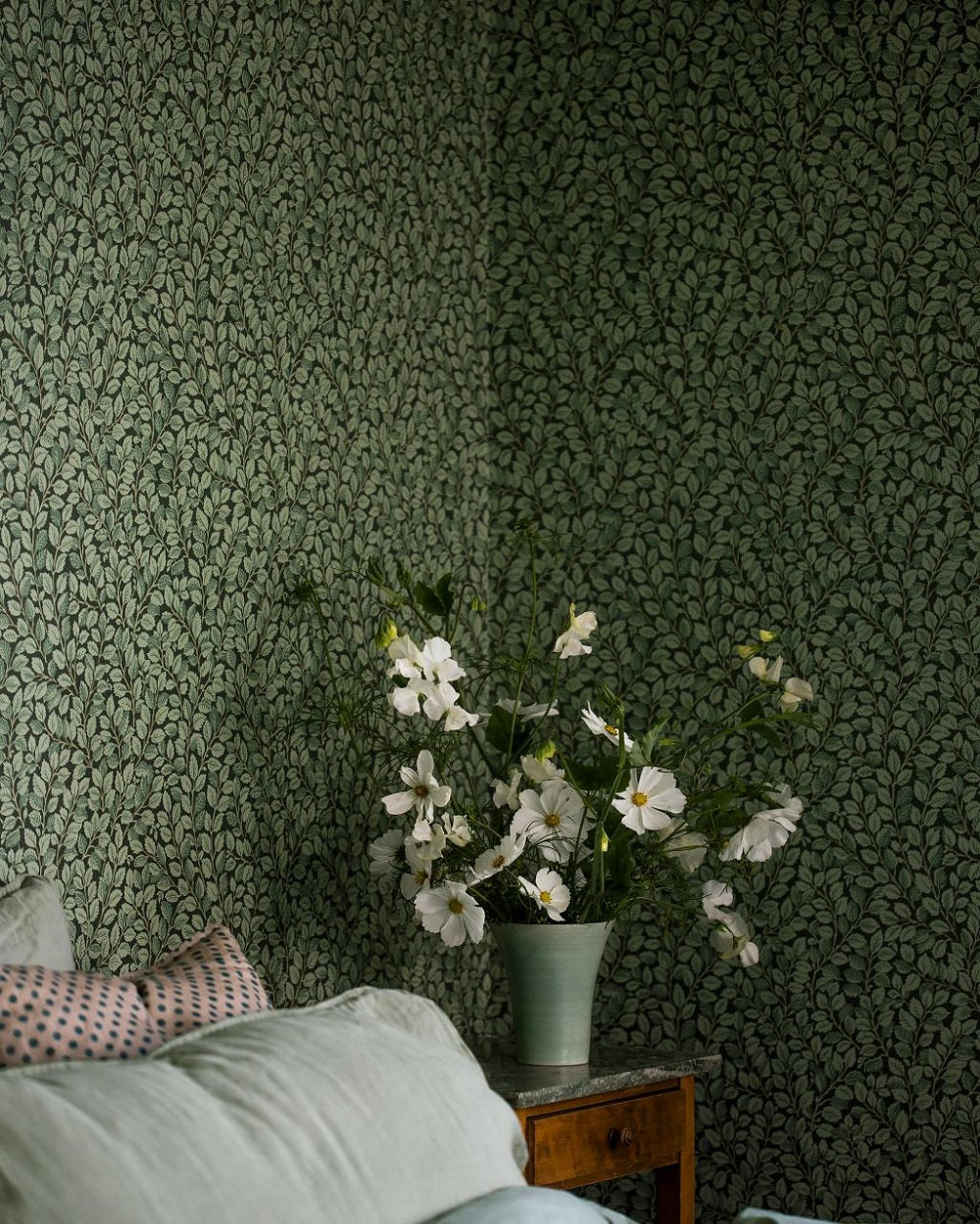 Papel de parede com padrão de folhas verde escuro borastapeter