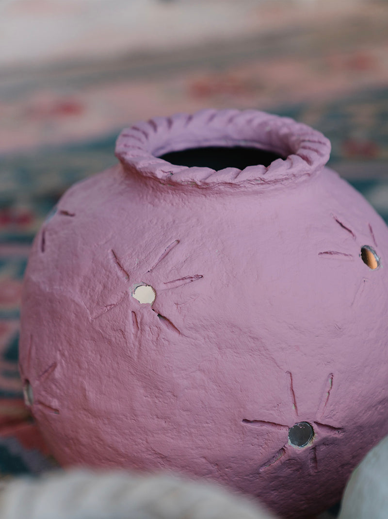 Pote de papier mache em rosa